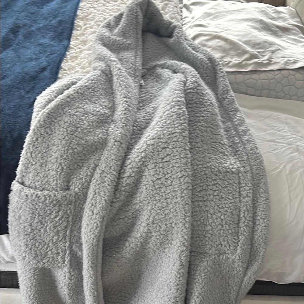 Pottery Barn Teen Cozy Gray Sherpa Blanket